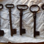 Fotoreportage Op Mix Erf - Typisch brocante - Antieke sleutels